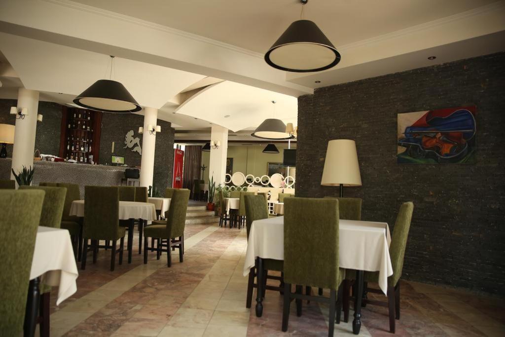 Sirena Hotel Tushemisht Экстерьер фото
