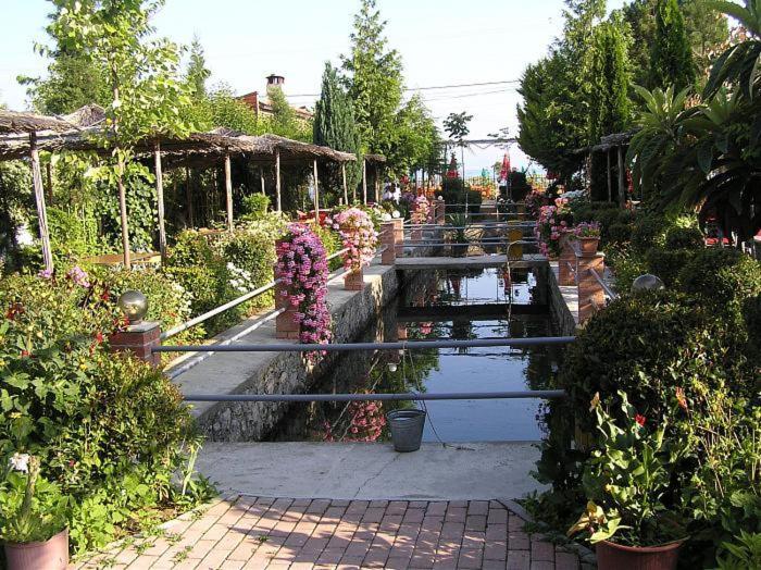 Sirena Hotel Tushemisht Экстерьер фото