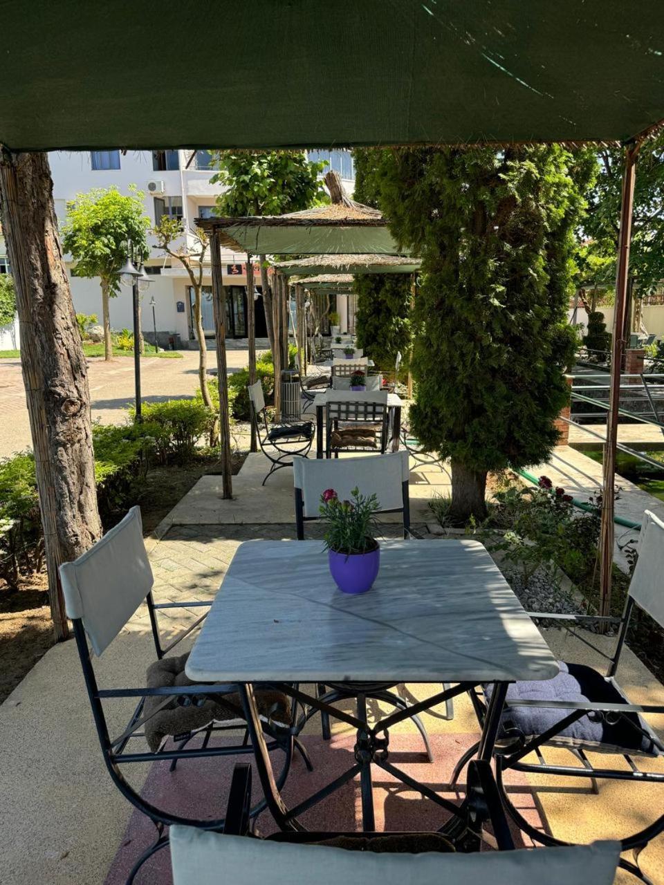 Sirena Hotel Tushemisht Экстерьер фото