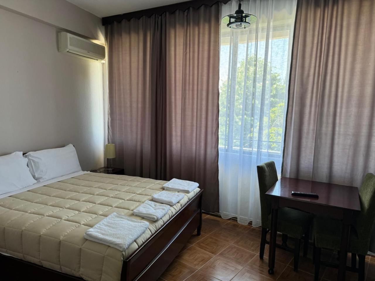 Sirena Hotel Tushemisht Экстерьер фото