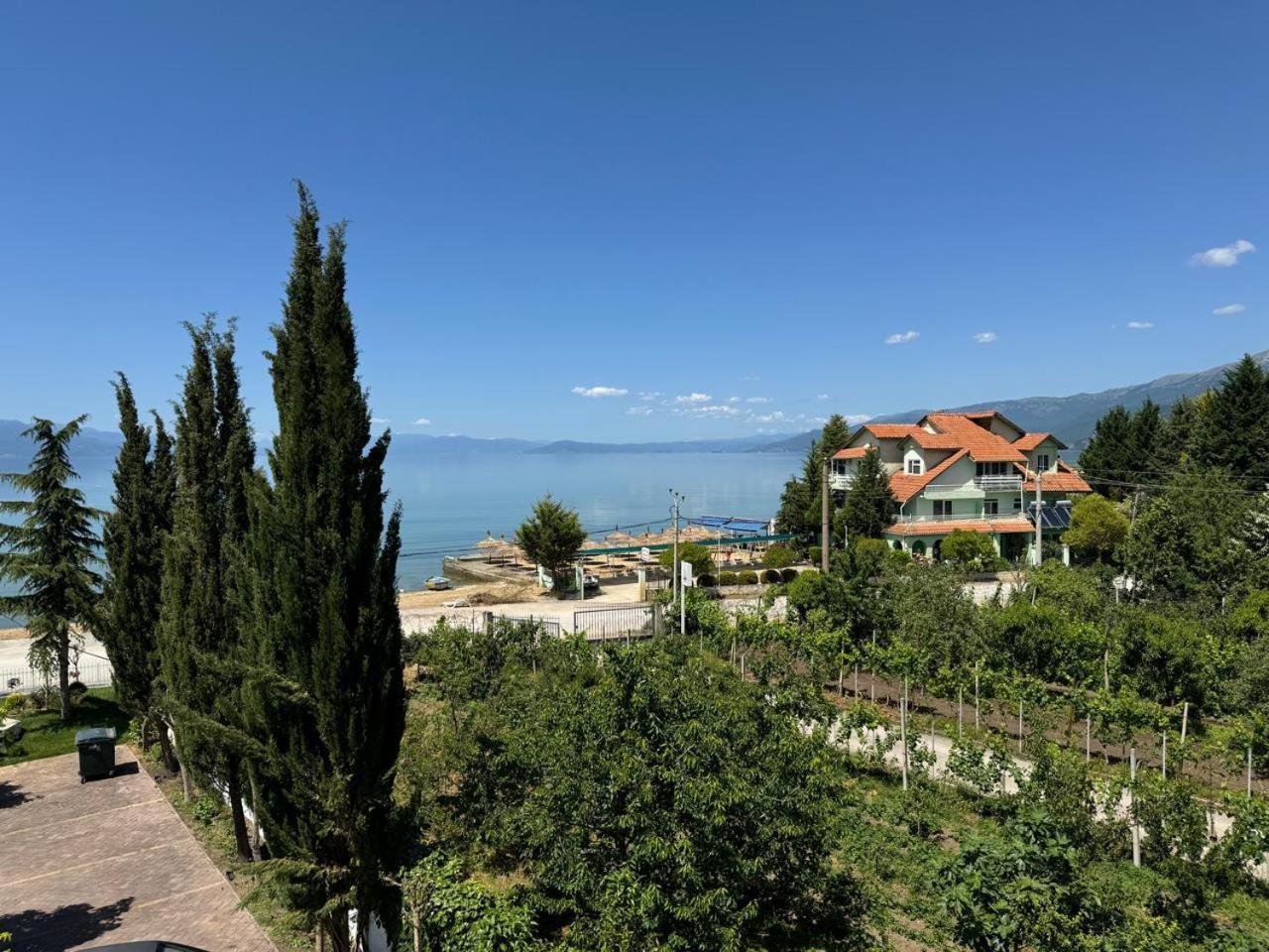 Sirena Hotel Tushemisht Экстерьер фото