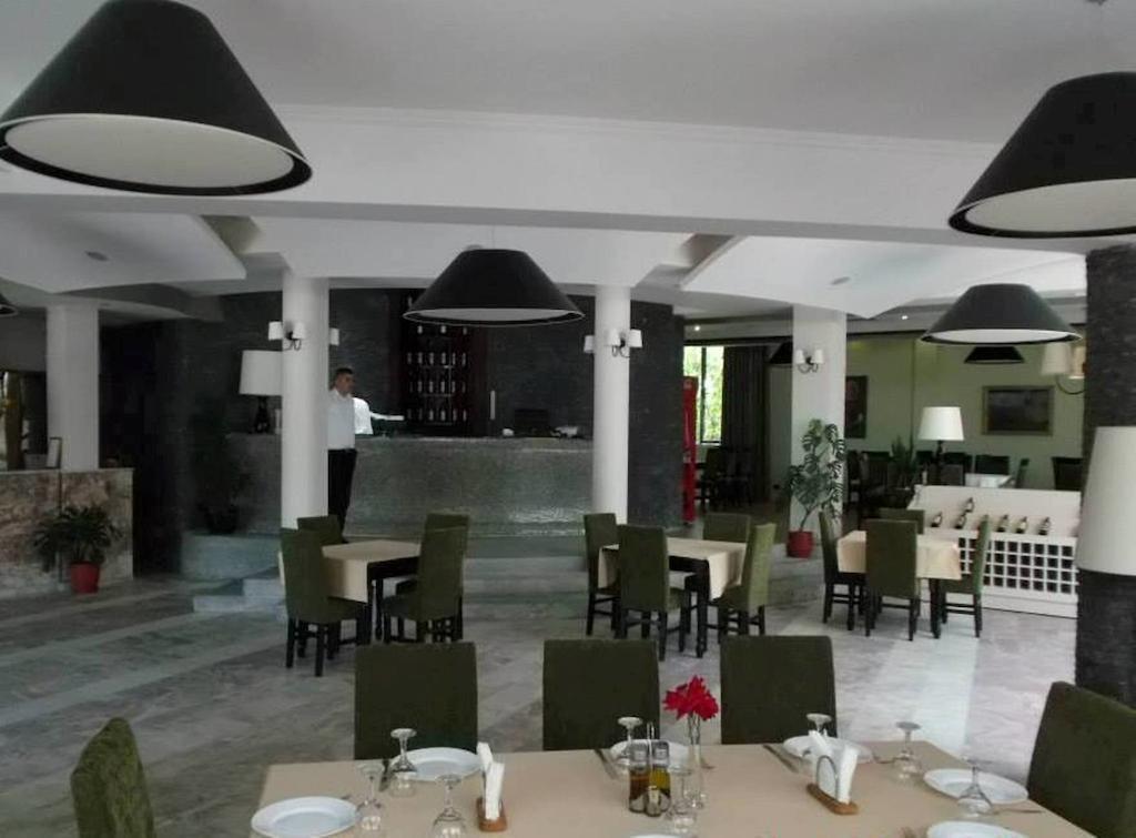 Sirena Hotel Tushemisht Экстерьер фото