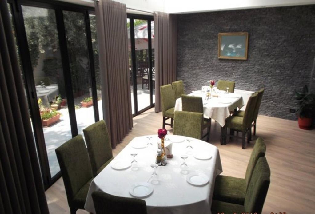 Sirena Hotel Tushemisht Экстерьер фото