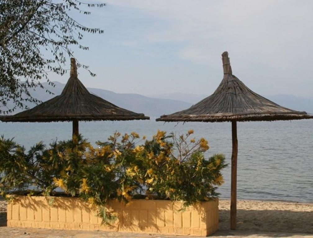 Sirena Hotel Tushemisht Экстерьер фото
